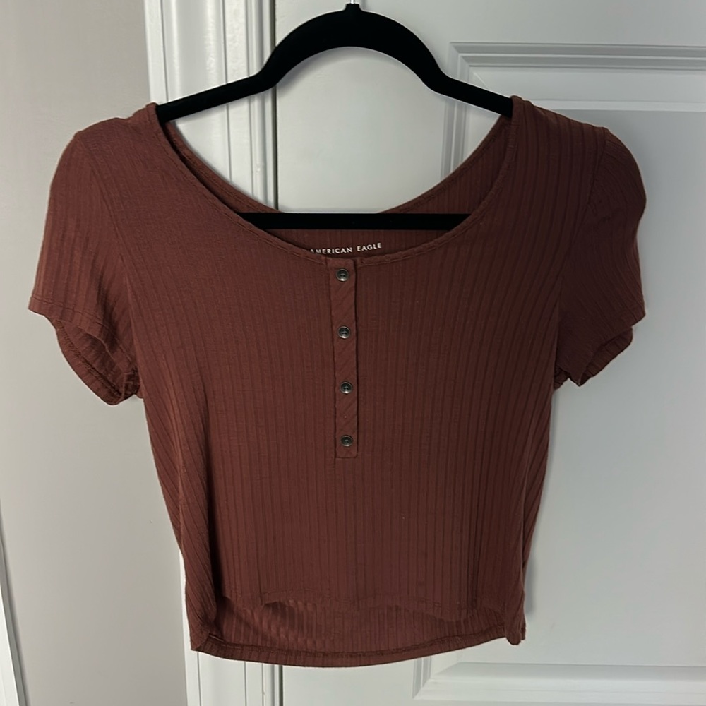 american eagle brown cropped blouse